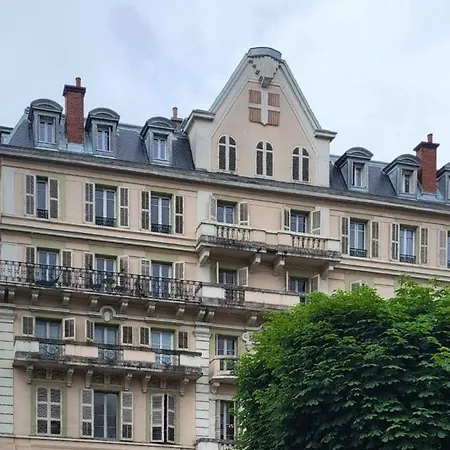 T3 ,100m2, Centre Ville, Classe 3 Etoiles *