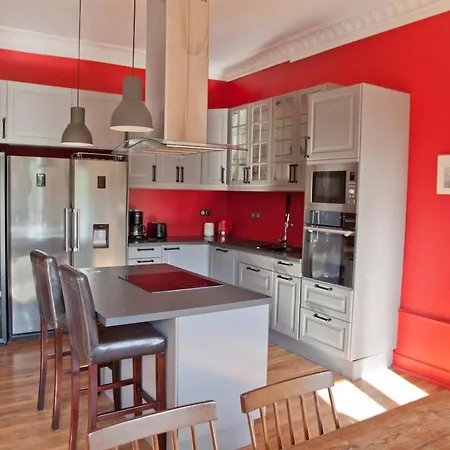 T3 ,100m2, Centre Ville, Classe 3 Etoiles Apartment