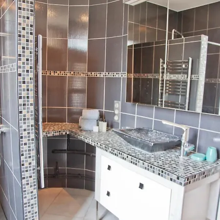 Apartment T3 ,100m2, Centre Ville, Classe 3 Etoiles