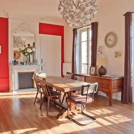 Apartment T3 ,100m2, Centre Ville, Classe 3 Etoiles *