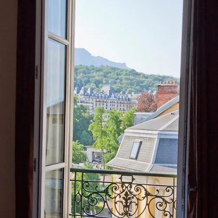Apartment T3 ,100m2, Centre Ville, Classe 3 Etoiles Aix-les-Bains
