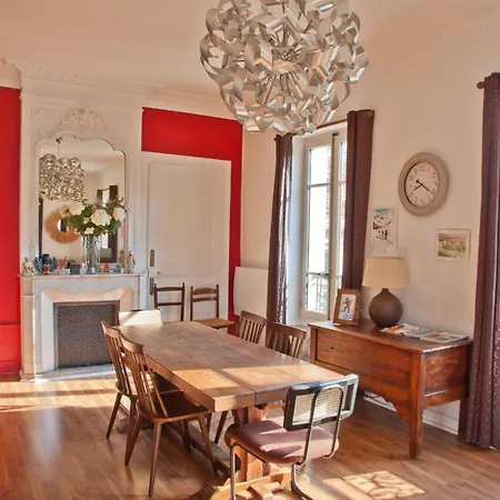 Apartment T3 ,100m2, Centre Ville, Classe 3 Etoiles