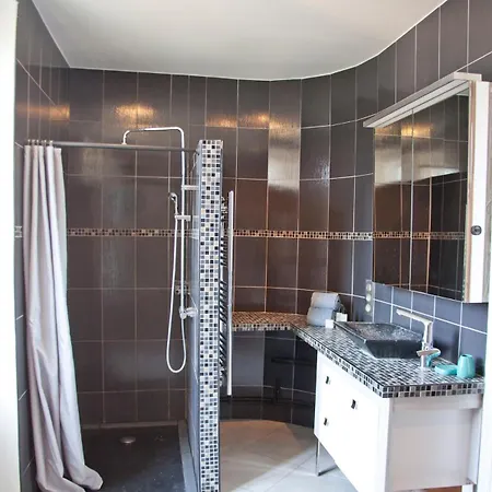 T3 ,100m2, Centre Ville, Classe 3 Etoiles Aix-les-Bains