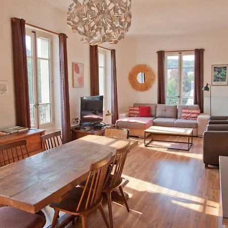 T3 ,100m2, Centre Ville, Classe 3 Etoiles Apartment