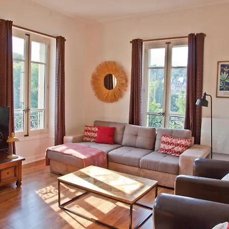 Apartment T3 ,100m2, Centre Ville, Classe 3 Etoiles Aix-les-Bains